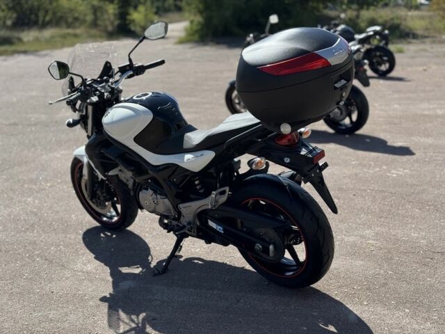 Сузукі Інша, об'ємом двигуна 0.4 л та пробігом 0 тис. км за 3800 $, фото 4 на Automoto.ua