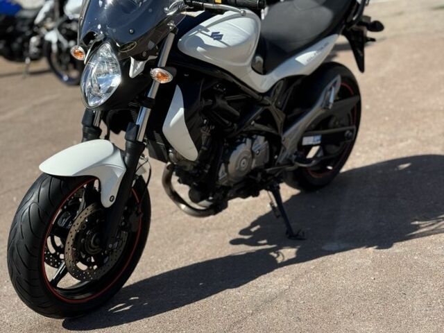 Сузукі Інша, об'ємом двигуна 0.4 л та пробігом 0 тис. км за 3800 $, фото 7 на Automoto.ua