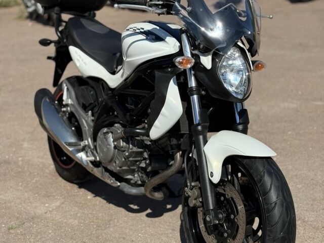 Сузукі Інша, об'ємом двигуна 0.4 л та пробігом 0 тис. км за 3800 $, фото 9 на Automoto.ua