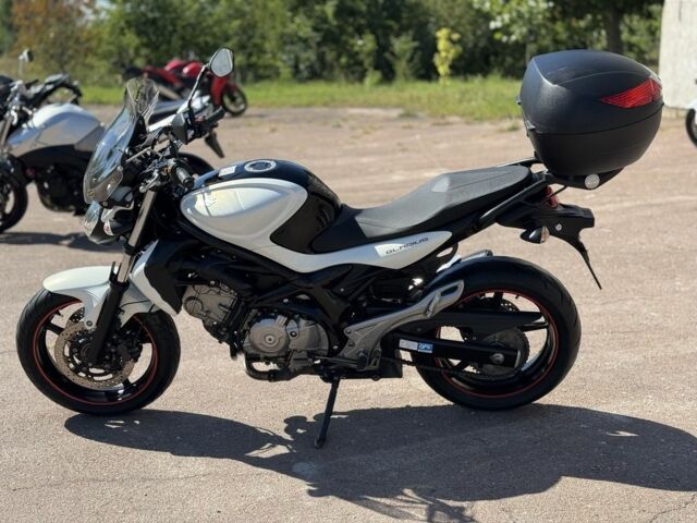 Сузукі Інша, об'ємом двигуна 0.4 л та пробігом 0 тис. км за 3800 $, фото 5 на Automoto.ua