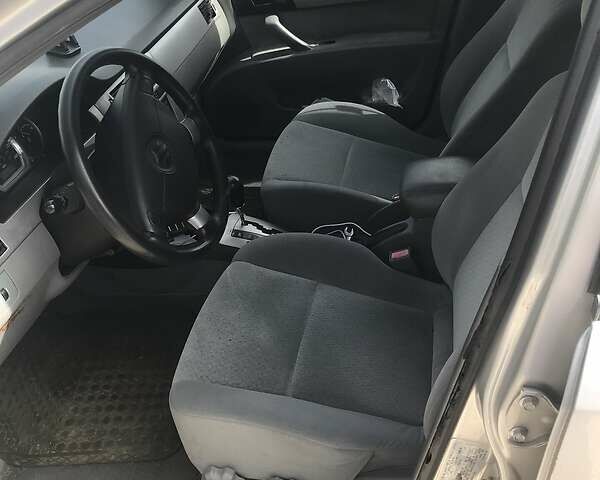 Сірий Сузукі Форенза, об'ємом двигуна 2 л та пробігом 120 тис. км за 3500 $, фото 4 на Automoto.ua