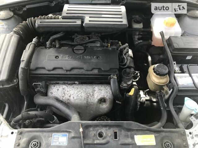 Сірий Сузукі Форенза, об'ємом двигуна 2 л та пробігом 120 тис. км за 3500 $, фото 7 на Automoto.ua