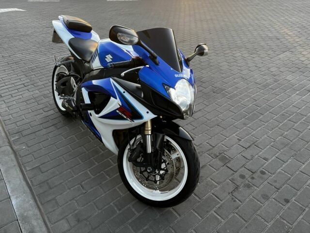 Сузукі ГСХ-Р, об'ємом двигуна 0 л та пробігом 0 тис. км за 6500 $, фото 2 на Automoto.ua