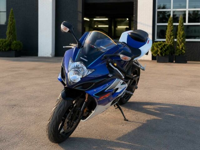 Сузуки ГСХ-Р, объемом двигателя 1 л и пробегом 0 тыс. км за 8400 $, фото 2 на Automoto.ua