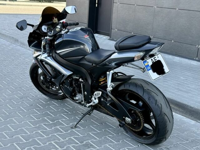 Сузуки ГСХ-Р, объемом двигателя 0.75 л и пробегом 0 тыс. км за 9200 $, фото 3 на Automoto.ua