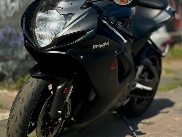 Сузуки ГСХ-Р, объемом двигателя 0.75 л и пробегом 0 тыс. км за 9000 $, фото 3 на Automoto.ua