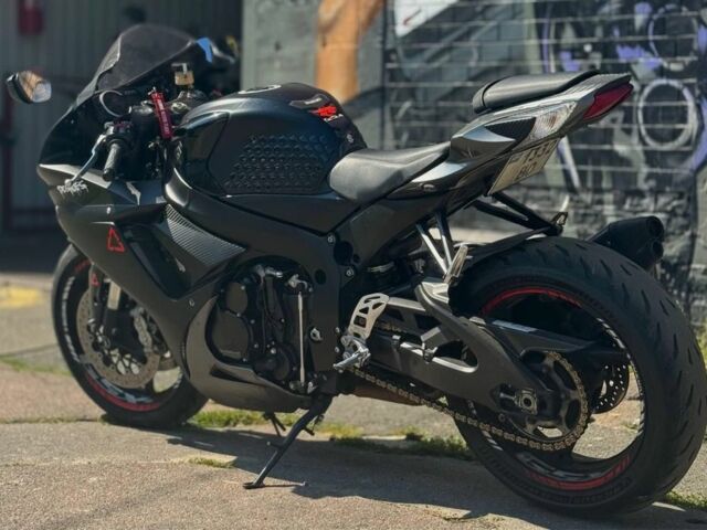 Сузуки ГСХ-Р, объемом двигателя 0.75 л и пробегом 0 тыс. км за 9000 $, фото 4 на Automoto.ua