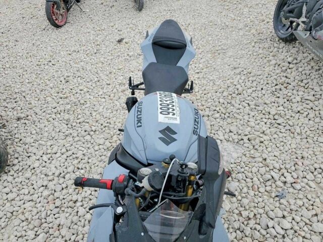 Сузуки ГСХ-Р, объемом двигателя 0.75 л и пробегом 0 тыс. км за 2100 $, фото 4 на Automoto.ua