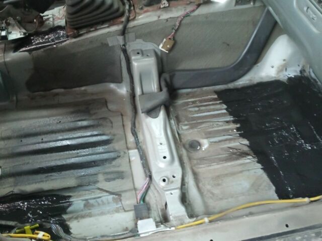 Белый Сузуки Гранд Витара, объемом двигателя 2 л и пробегом 320 тыс. км за 4000 $, фото 6 на Automoto.ua