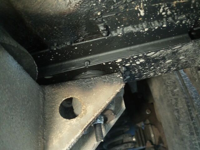 Белый Сузуки Гранд Витара, объемом двигателя 2 л и пробегом 320 тыс. км за 4000 $, фото 15 на Automoto.ua