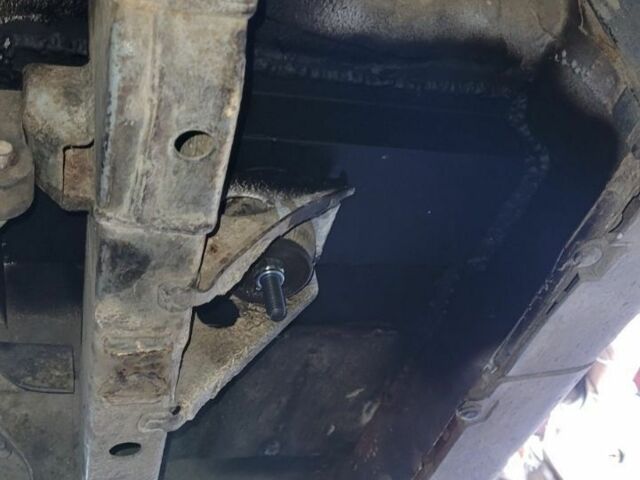 Белый Сузуки Гранд Витара, объемом двигателя 2 л и пробегом 320 тыс. км за 4000 $, фото 7 на Automoto.ua