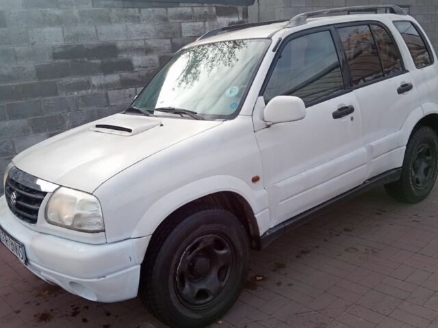 Белый Сузуки Гранд Витара, объемом двигателя 2 л и пробегом 320 тыс. км за 4000 $, фото 11 на Automoto.ua