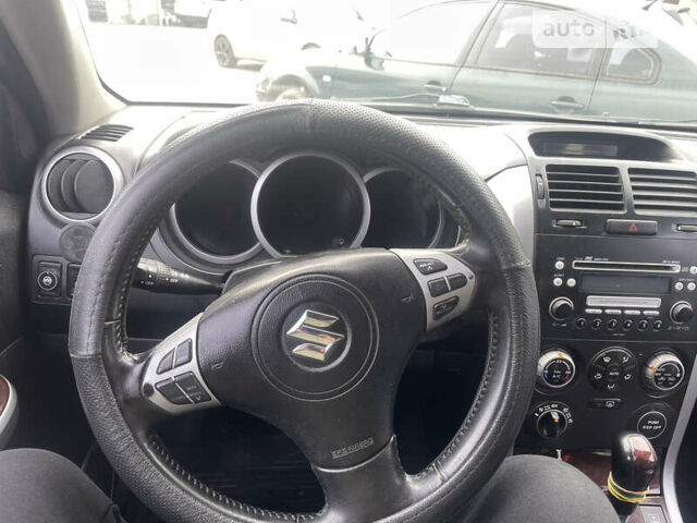 Білий Сузукі Гранд Вітара, об'ємом двигуна 2 л та пробігом 205 тис. км за 7050 $, фото 9 на Automoto.ua