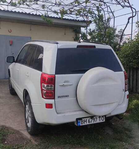 Білий Сузукі Гранд Вітара, об'ємом двигуна 2 л та пробігом 188 тис. км за 6200 $, фото 6 на Automoto.ua