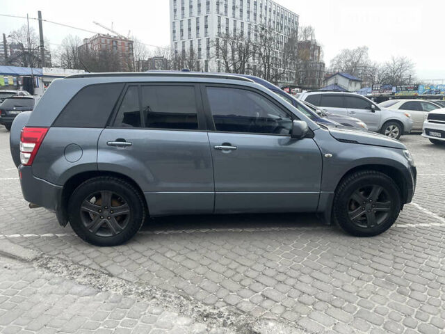 Білий Сузукі Гранд Вітара, об'ємом двигуна 2 л та пробігом 205 тис. км за 7050 $, фото 3 на Automoto.ua