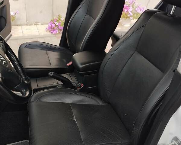 Белый Сузуки Гранд Витара, объемом двигателя 2.39 л и пробегом 114 тыс. км за 10500 $, фото 18 на Automoto.ua