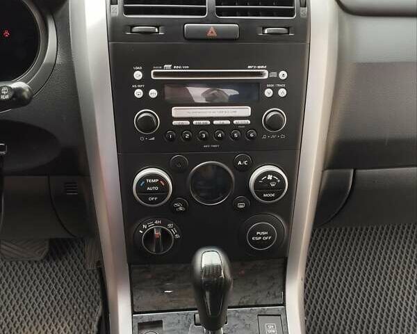 Белый Сузуки Гранд Витара, объемом двигателя 2.39 л и пробегом 114 тыс. км за 10500 $, фото 10 на Automoto.ua