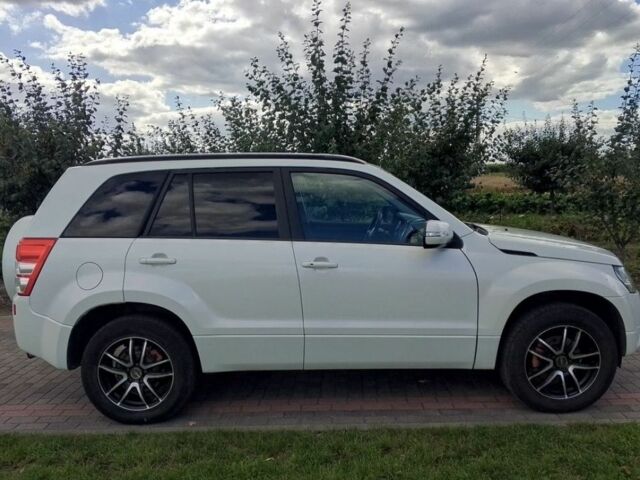 Белый Сузуки Гранд Витара, объемом двигателя 0 л и пробегом 230 тыс. км за 1793 $, фото 5 на Automoto.ua