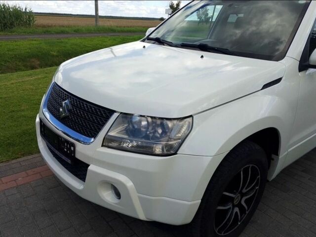 Белый Сузуки Гранд Витара, объемом двигателя 0 л и пробегом 230 тыс. км за 1793 $, фото 6 на Automoto.ua