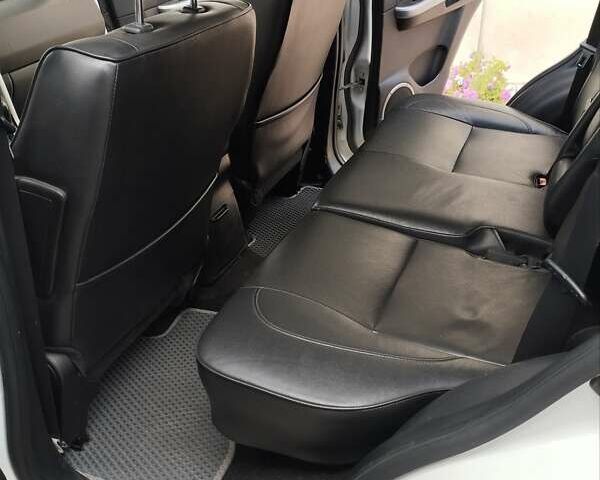 Белый Сузуки Гранд Витара, объемом двигателя 2.39 л и пробегом 114 тыс. км за 10500 $, фото 20 на Automoto.ua