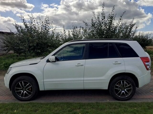 Белый Сузуки Гранд Витара, объемом двигателя 0 л и пробегом 230 тыс. км за 1793 $, фото 4 на Automoto.ua