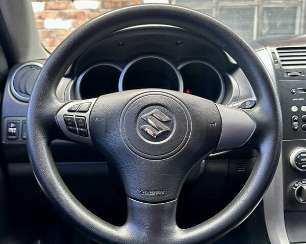 Белый Сузуки Гранд Витара, объемом двигателя 2 л и пробегом 154 тыс. км за 7400 $, фото 11 на Automoto.ua