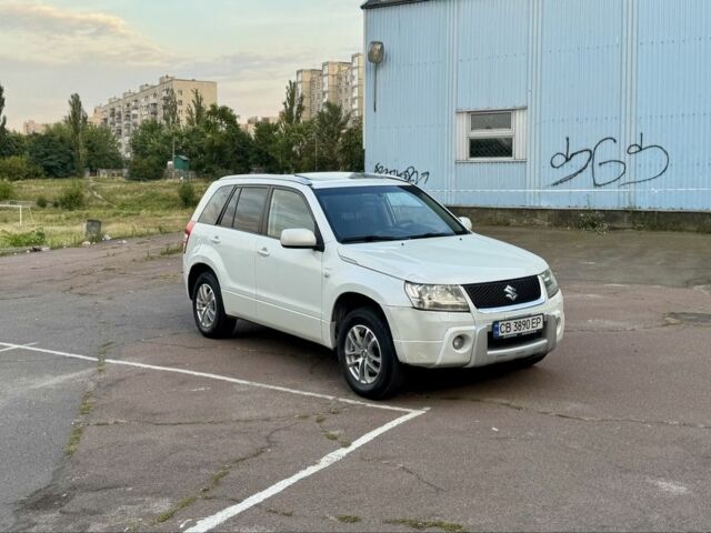 Белый Сузуки Гранд Витара, объемом двигателя 1.9 л и пробегом 221 тыс. км за 4500 $, фото 2 на Automoto.ua