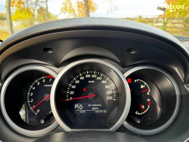 Сузуки Гранд Витара 2010 в Киеве на Automoto.ua Белый Сузуки Гранд Витара, объемом двигателя 2.4 л и пробегом 193 тыс. км за 10490 $, фото 12 на Automoto.ua