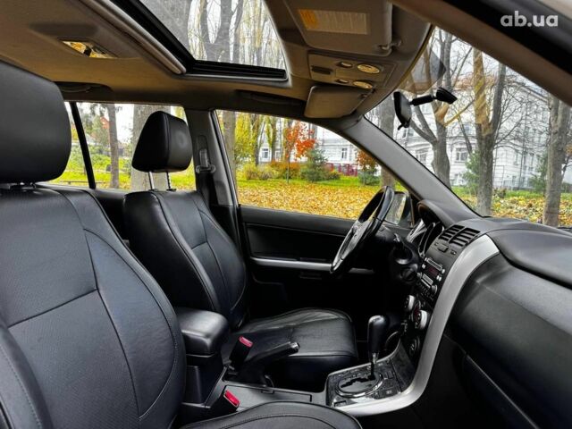 Сузуки Гранд Витара 2010 в Киеве на Automoto.ua Белый Сузуки Гранд Витара, объемом двигателя 2.4 л и пробегом 193 тыс. км за 10490 $, фото 27 на Automoto.ua