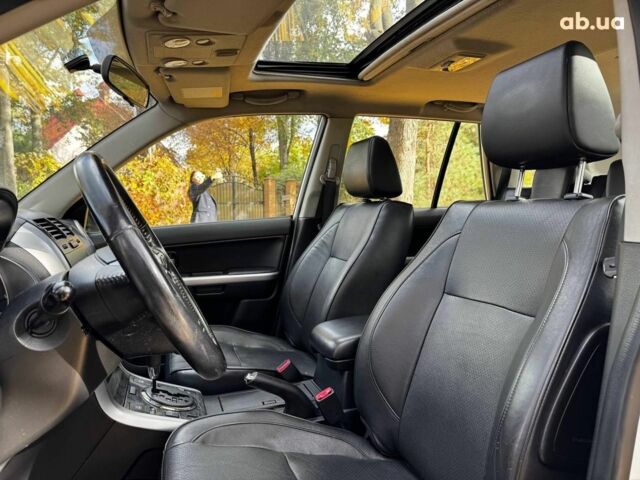 Сузуки Гранд Витара 2010 в Киеве на Automoto.ua Белый Сузуки Гранд Витара, объемом двигателя 2.4 л и пробегом 193 тыс. км за 10490 $, фото 19 на Automoto.ua