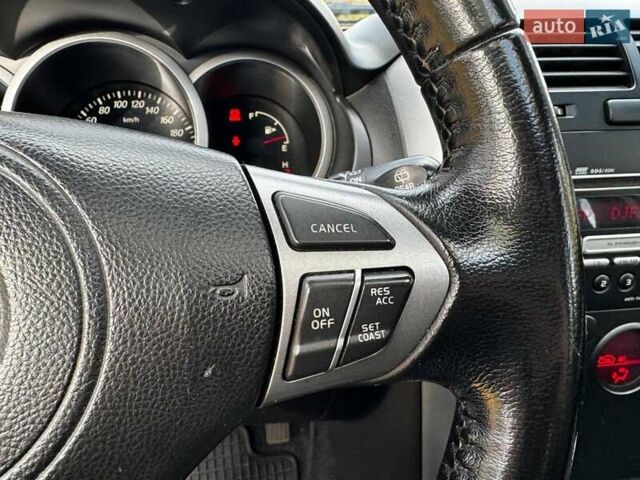 Білий Сузукі Гранд Вітара, об'ємом двигуна 2.4 л та пробігом 193 тис. км за 10440 $, фото 14 на Automoto.ua