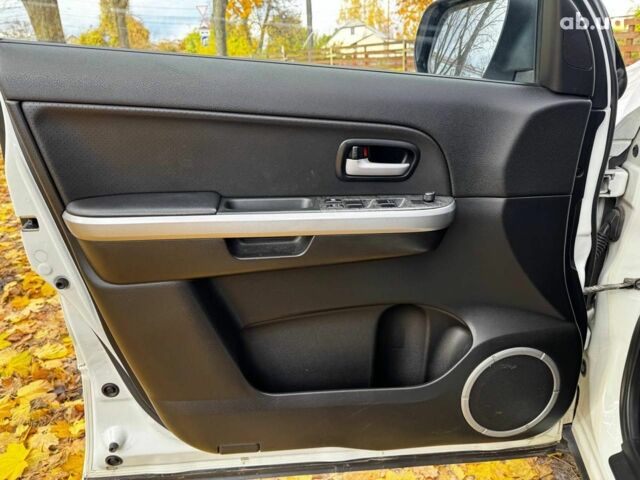 Сузуки Гранд Витара 2010 в Киеве на Automoto.ua Белый Сузуки Гранд Витара, объемом двигателя 2.4 л и пробегом 193 тыс. км за 10490 $, фото 10 на Automoto.ua