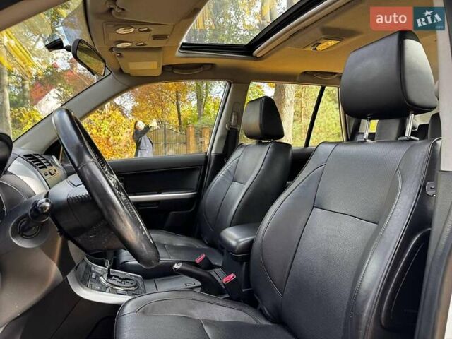 Білий Сузукі Гранд Вітара, об'ємом двигуна 2.4 л та пробігом 193 тис. км за 10440 $, фото 19 на Automoto.ua