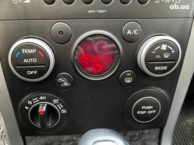 Сузуки Гранд Витара 2010 в Киеве на Automoto.ua Белый Сузуки Гранд Витара, объемом двигателя 2.4 л и пробегом 193 тыс. км за 10490 $, фото 16 на Automoto.ua