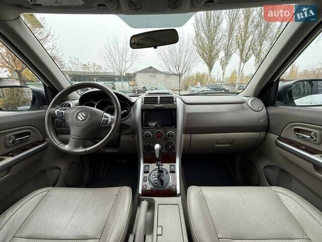 Білий Сузукі Гранд Вітара, об'ємом двигуна 2.4 л та пробігом 181 тис. км за 10900 $, фото 9 на Automoto.ua