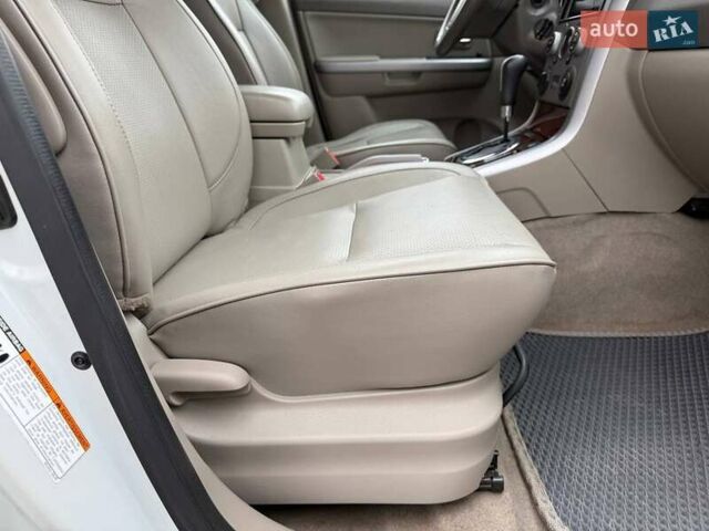 Білий Сузукі Гранд Вітара, об'ємом двигуна 2.4 л та пробігом 181 тис. км за 10900 $, фото 12 на Automoto.ua