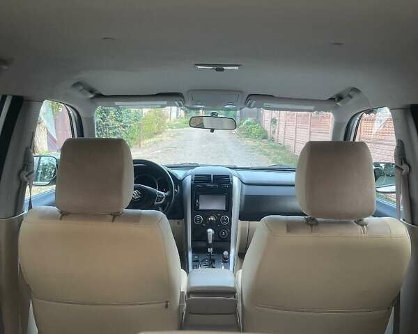 Белый Сузуки Гранд Витара, объемом двигателя 2.39 л и пробегом 180 тыс. км за 9000 $, фото 6 на Automoto.ua