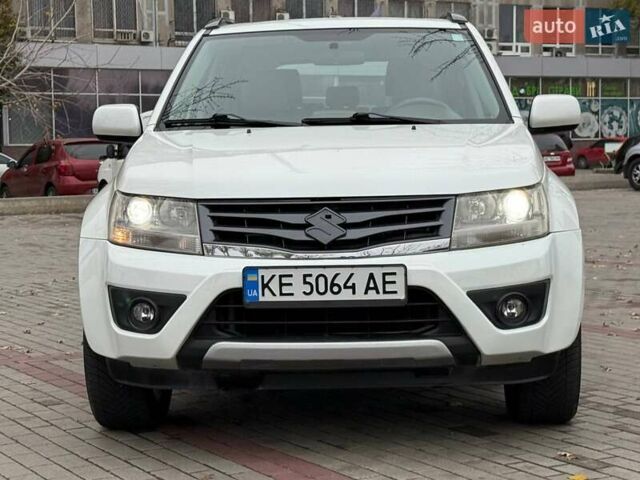Білий Сузукі Гранд Вітара, об'ємом двигуна 2.4 л та пробігом 181 тис. км за 10900 $, фото 2 на Automoto.ua