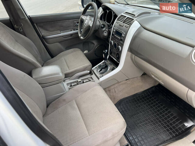 Белый Сузуки Гранд Витара, объемом двигателя 2.39 л и пробегом 280 тыс. км за 7650 $, фото 13 на Automoto.ua