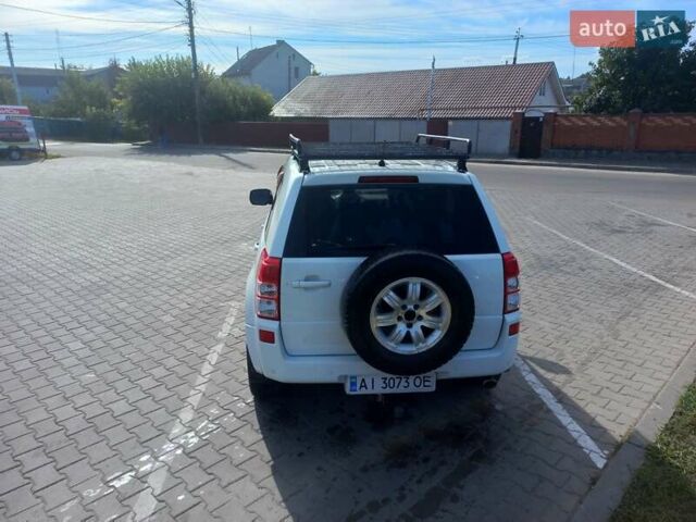 Білий Сузукі Гранд Вітара, об'ємом двигуна 2.4 л та пробігом 280 тис. км за 9000 $, фото 7 на Automoto.ua