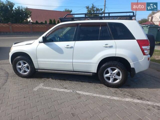 Білий Сузукі Гранд Вітара, об'ємом двигуна 2.4 л та пробігом 280 тис. км за 9000 $, фото 11 на Automoto.ua