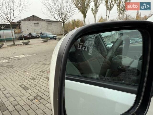 Білий Сузукі Гранд Вітара, об'ємом двигуна 2.4 л та пробігом 181 тис. км за 10900 $, фото 13 на Automoto.ua