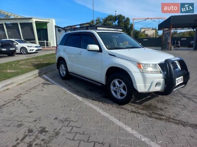 Білий Сузукі Гранд Вітара, об'ємом двигуна 2.4 л та пробігом 280 тис. км за 9000 $, фото 9 на Automoto.ua