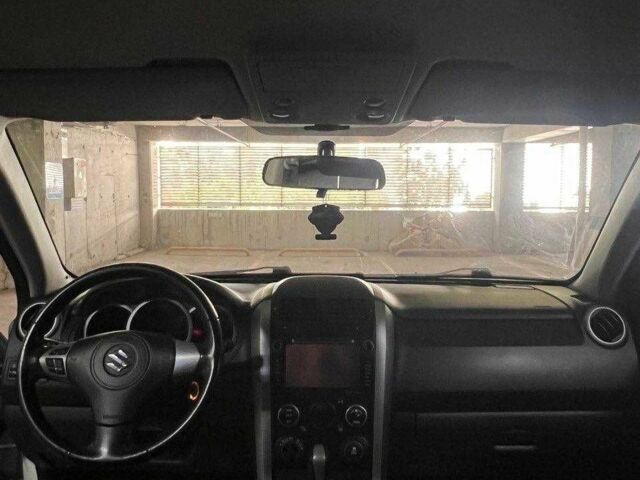 Белый Сузуки Гранд Витара, объемом двигателя 2.4 л и пробегом 91 тыс. км за 13000 $, фото 7 на Automoto.ua