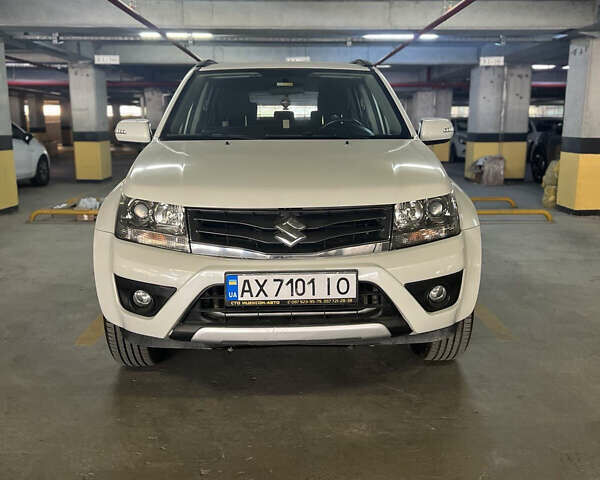 Белый Сузуки Гранд Витара, объемом двигателя 2.39 л и пробегом 91 тыс. км за 13000 $, фото 1 на Automoto.ua