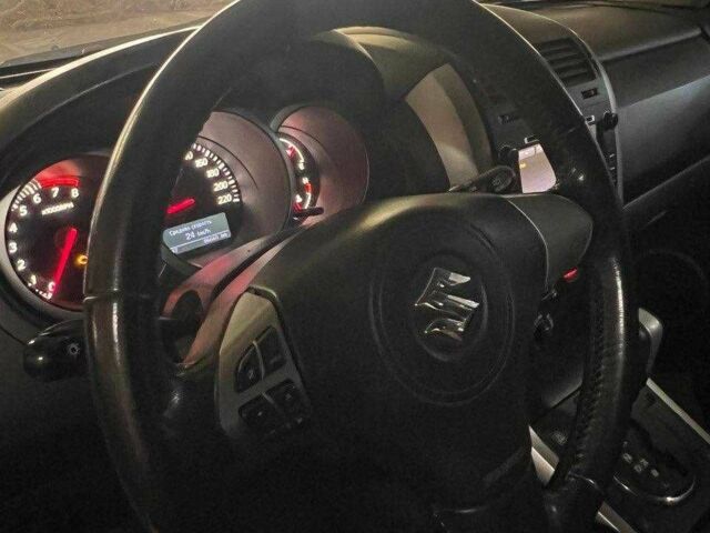 Белый Сузуки Гранд Витара, объемом двигателя 2.4 л и пробегом 91 тыс. км за 13000 $, фото 8 на Automoto.ua