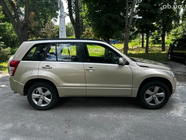Бежевий Сузукі Гранд Вітара, об'ємом двигуна 2.4 л та пробігом 143 тис. км за 7740 $, фото 3 на Automoto.ua