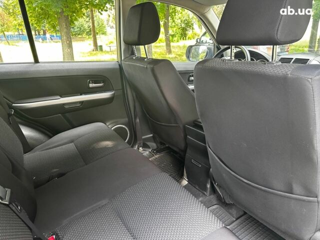 Бежевий Сузукі Гранд Вітара, об'ємом двигуна 2.4 л та пробігом 143 тис. км за 7740 $, фото 17 на Automoto.ua