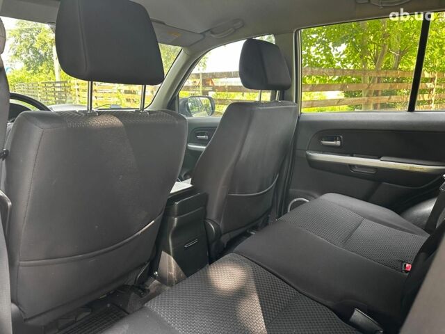 Бежевий Сузукі Гранд Вітара, об'ємом двигуна 2.4 л та пробігом 143 тис. км за 7740 $, фото 14 на Automoto.ua