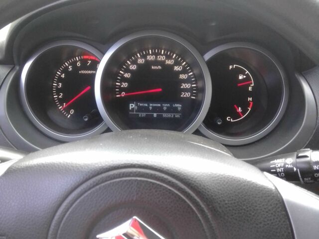 Бежевий Сузукі Гранд Вітара, об'ємом двигуна 2.4 л та пробігом 184 тис. км за 8000 $, фото 4 на Automoto.ua